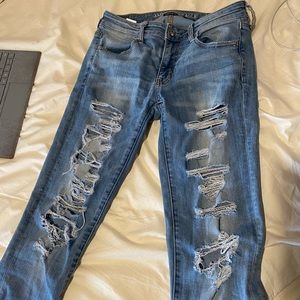 Light wash, ripped, skinny jeggings